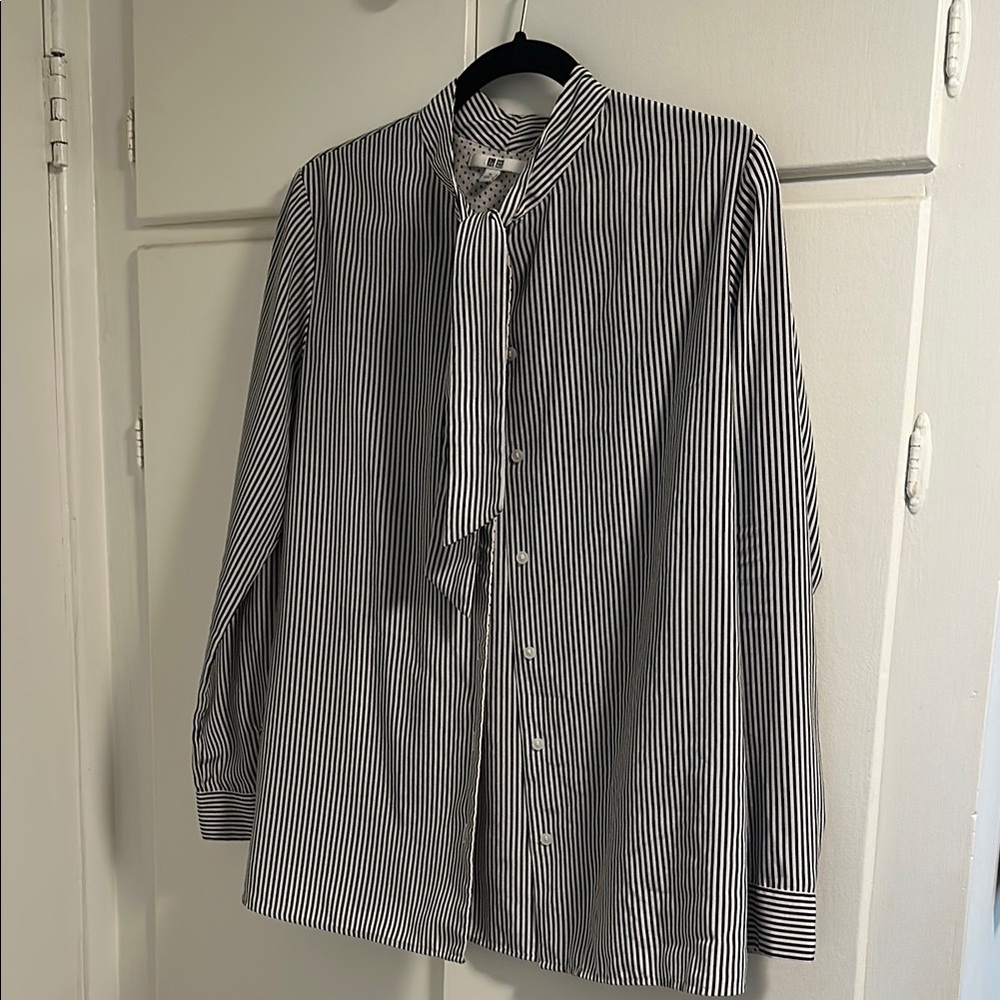 Uniqlo Black and White Blouse Elegant Top